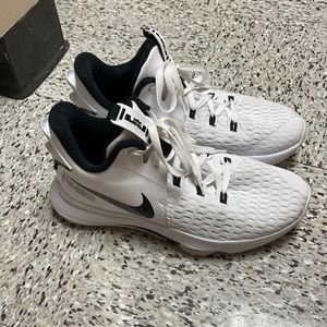 Nike LeBron Witness 5
